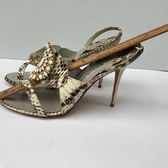 Manolo Blahnik Ronda Snake Embellished Slingback Heels 38.5 / 8 - Picture 7 of 12